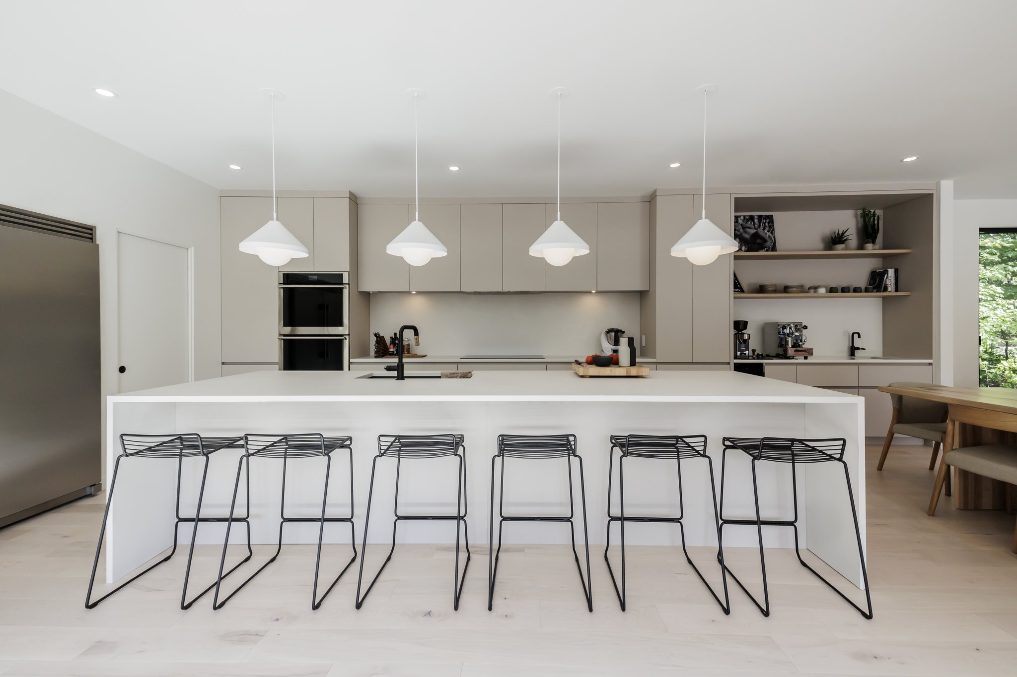 Cuisines tendances de 2023 : la cuisine minimaliste en design et architecture.