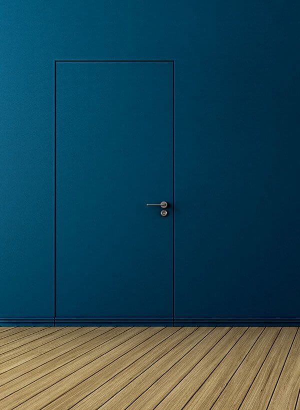 Porte bleu marine sans cadre.